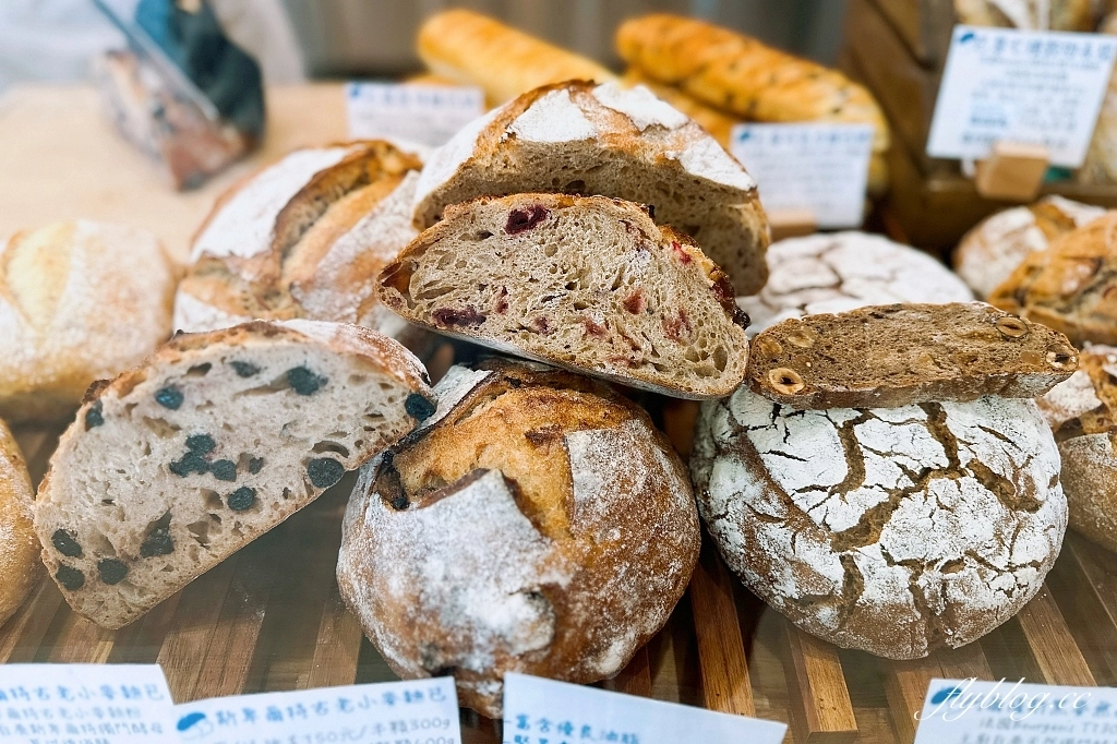 台中北屯｜藍色貝蕾 Le B&eacute;ret Bleu ．結合法式麵包與法式料理餐廳，不定期更換菜色 @飛天璇的口袋