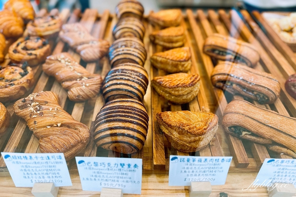 台中北屯｜藍色貝蕾 Le B&eacute;ret Bleu ．結合法式麵包與法式料理餐廳，不定期更換菜色 @飛天璇的口袋