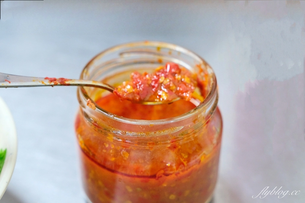 台中中區｜柳川素食麵．搬家了！第二市場人氣素食麵，太晚來東西就賣光了 @飛天璇的口袋