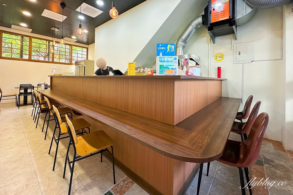 台中北屯｜丞寬咖哩．台中少見乾咖哩，印度風純正香料咖哩 @飛天璇的口袋