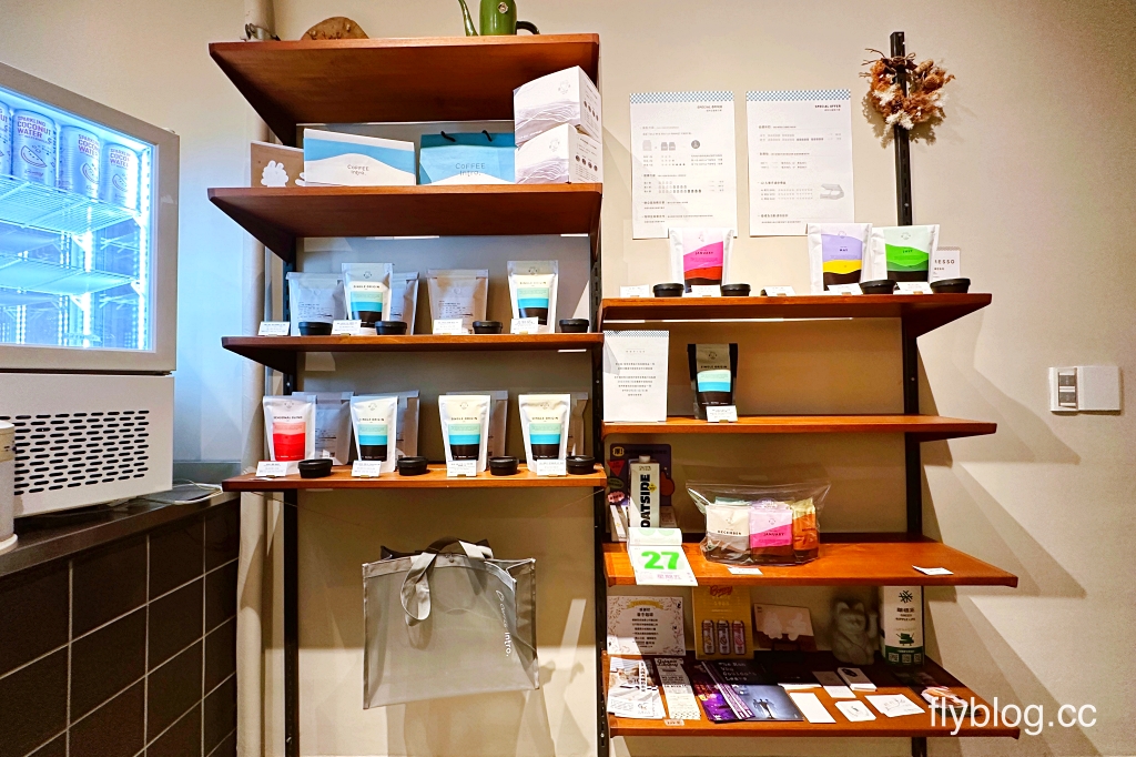 台中西區｜著手咖啡 Coffee Intro 2.0．專業烘豆團隊，審計新村周邊咖啡館 @飛天璇的口袋