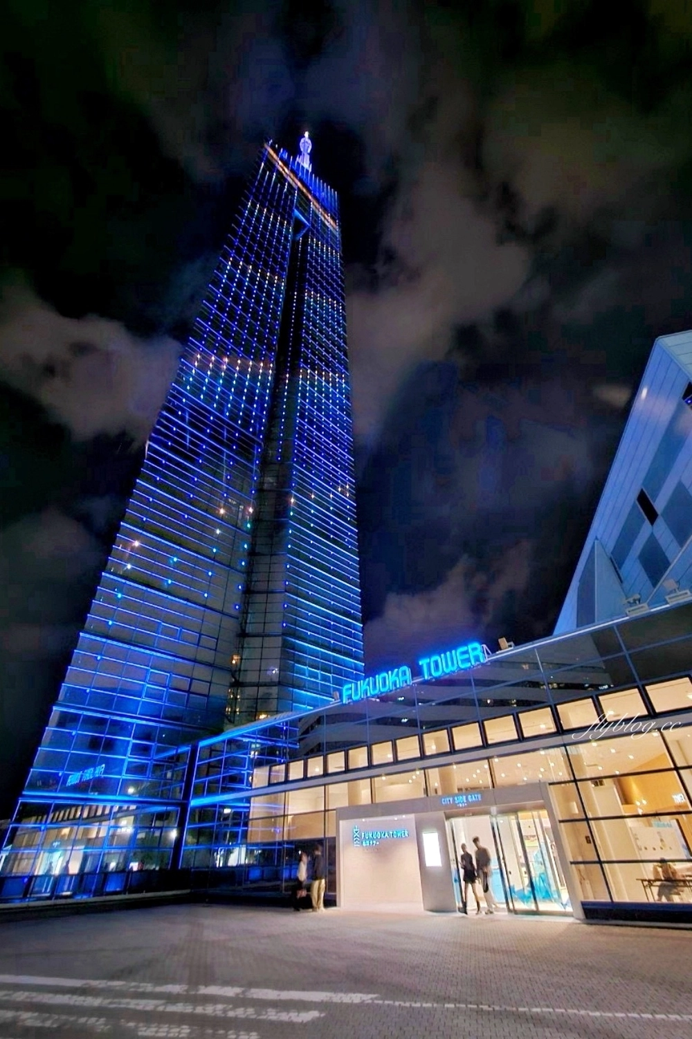 日本福岡｜福岡塔 Fukuoka Tower．日本三大塔之一，必拍景點及交通方式介紹 @飛天璇的口袋