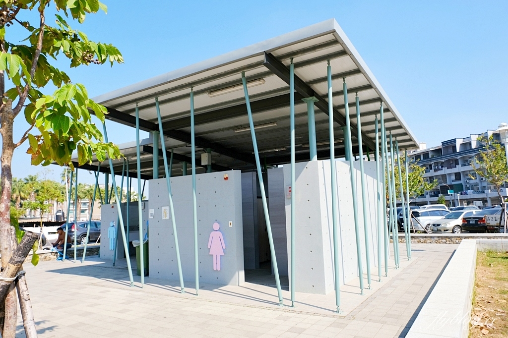 台南南區｜健康綠洲公園．充滿沖繩風情，3層樓高旋轉式溜滑梯，24公尺雙軌滑索 @飛天璇的口袋