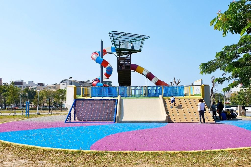 台南南區｜健康綠洲公園．充滿沖繩風情，3層樓高旋轉式溜滑梯，24公尺雙軌滑索 @飛天璇的口袋