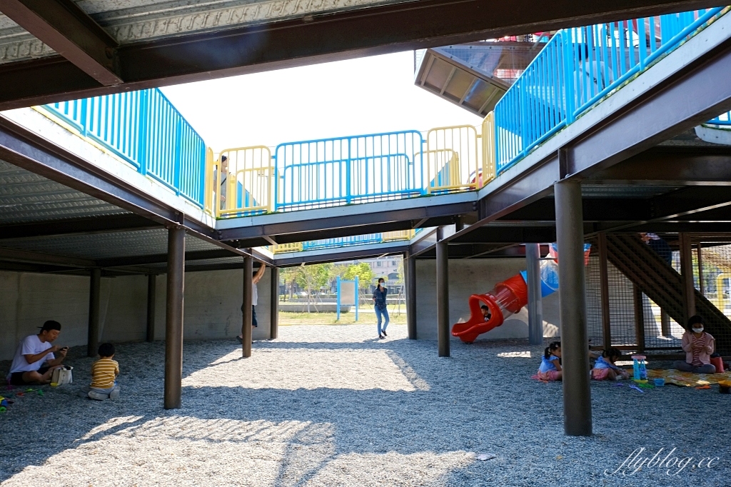 台南南區｜健康綠洲公園．充滿沖繩風情，3層樓高旋轉式溜滑梯，24公尺雙軌滑索 @飛天璇的口袋