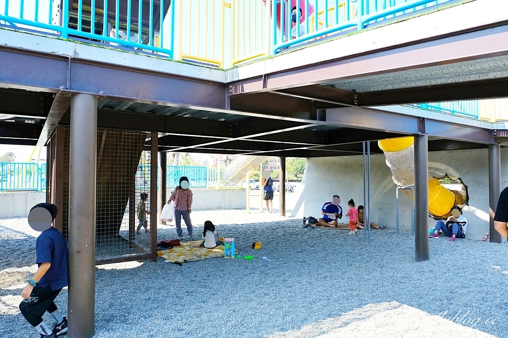 台南南區｜健康綠洲公園．充滿沖繩風情，3層樓高旋轉式溜滑梯，24公尺雙軌滑索 @飛天璇的口袋