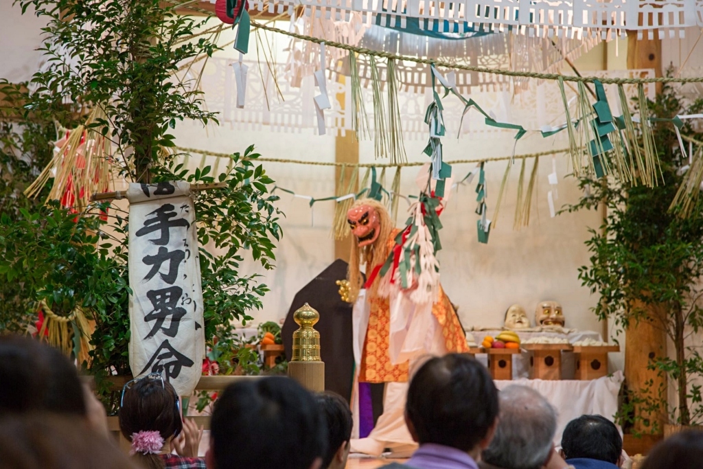 日本宮崎｜高千穗神社．1900年的歷史的神社，手牽手繞兩棵樹走一圈 @飛天璇的口袋