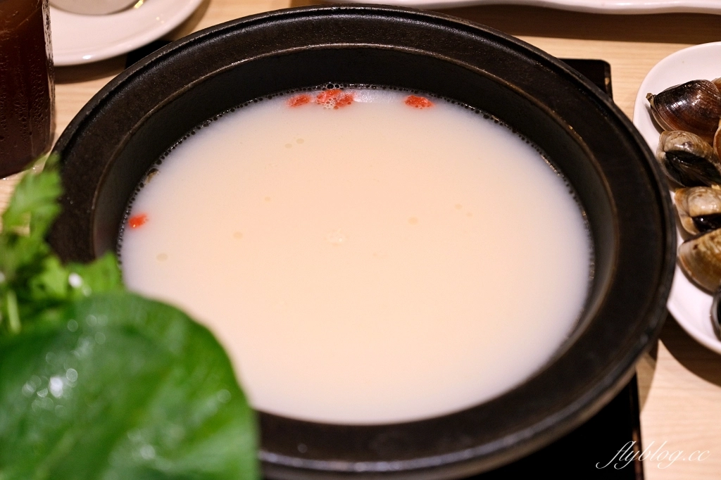 台中北屯｜石二鍋．網友推薦平價火鍋天花板，新湯底蒜香胡椒鍋上市了 @飛天璇的口袋