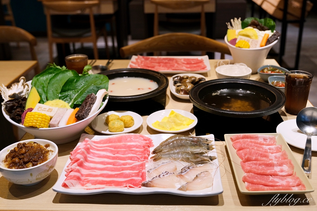 台中北屯｜石二鍋．網友推薦平價火鍋天花板，新湯底蒜香胡椒鍋上市了 @飛天璇的口袋