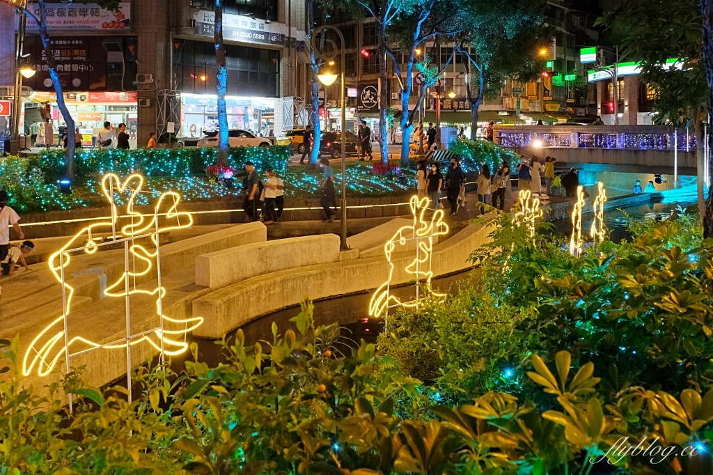 台中旅遊|2023新盛綠川水岸廊道.台中耶誕嘉年華,可愛的聖誕老公公拉雪橇 @飛天璇的口袋 台中旅遊|2023新盛綠川水岸廊道.台中耶誕嘉年華,可愛的聖誕老公公拉雪橇 @飛天璇的口袋
