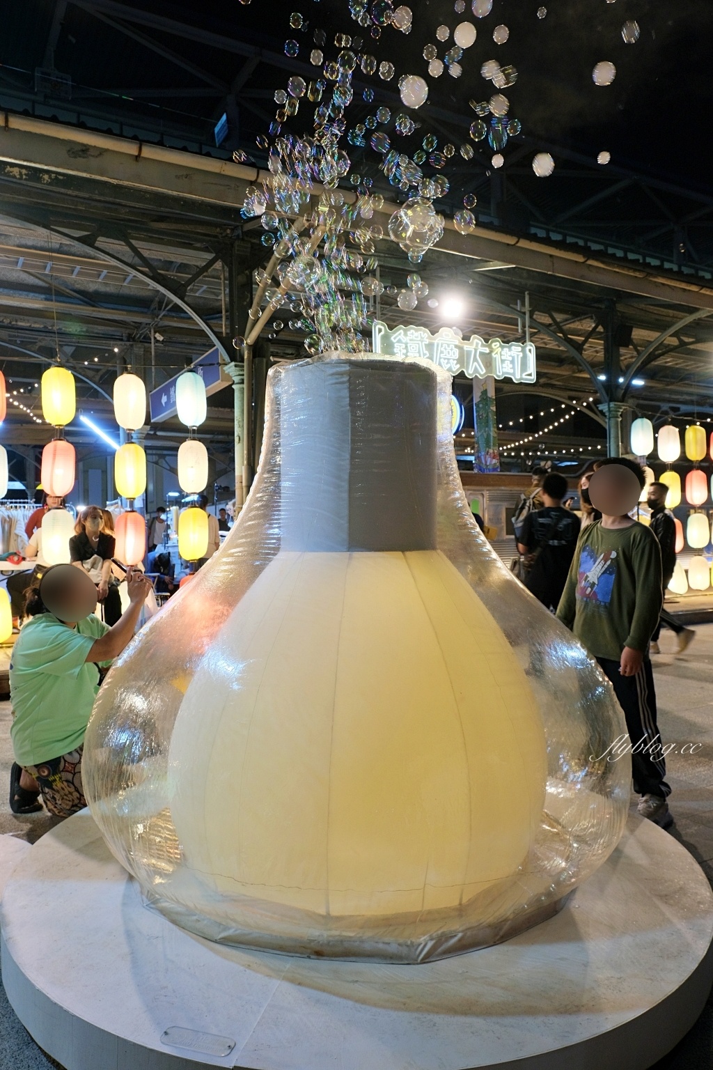 台中旅遊｜2023舊台中火車站．台中耶誕嘉年華，粉紅聖誕樹登場囉 @飛天璇的口袋