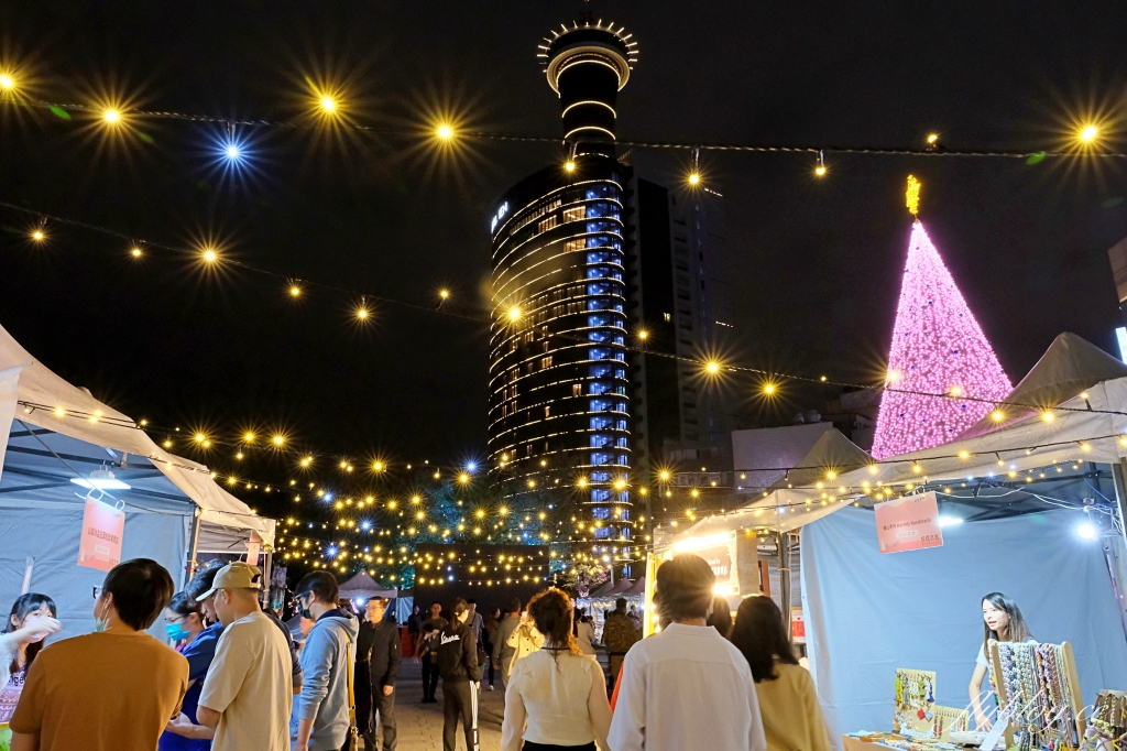 台中旅遊｜2023舊台中火車站．台中耶誕嘉年華，粉紅聖誕樹登場囉 @飛天璇的口袋