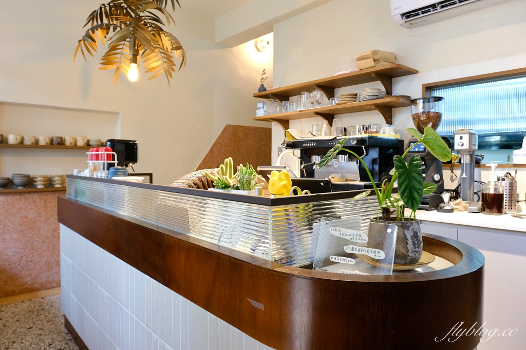 台南安平｜冬日 Dongri．文青網美必訪，隱身安平巷弄裡的咖啡館 @飛天璇的口袋