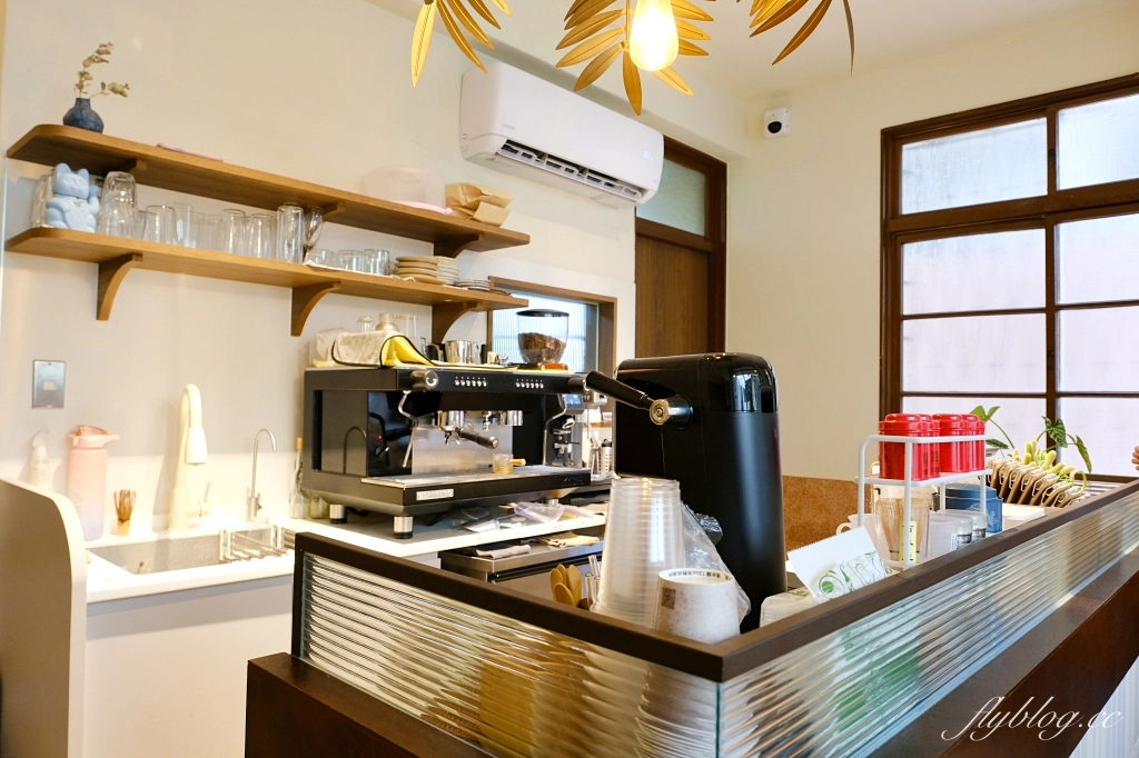 台南安平｜冬日 Dongri．文青網美必訪，隱身安平巷弄裡的咖啡館 @飛天璇的口袋