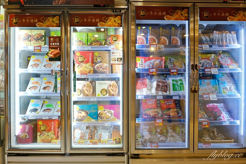 台南南區｜黑橋牌香腸博物館．巨型香腸觀光工廠，復刻台南傳統街道市場 @飛天璇的口袋