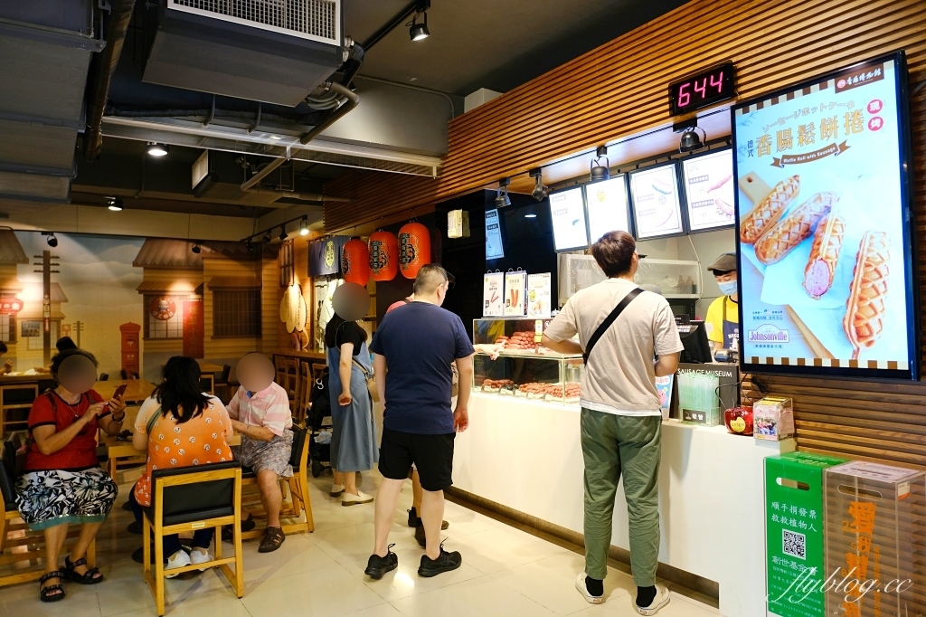 台南南區｜黑橋牌香腸博物館．巨型香腸觀光工廠，復刻台南傳統街道市場 @飛天璇的口袋