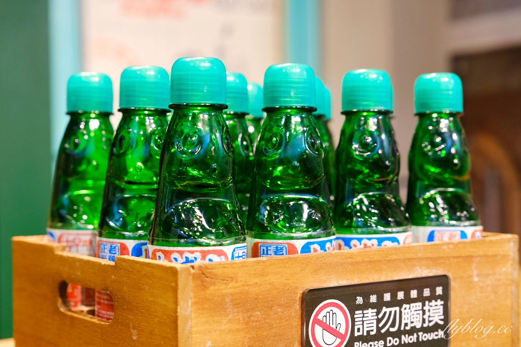 台南南區｜黑橋牌香腸博物館．巨型香腸觀光工廠，復刻台南傳統街道市場 @飛天璇的口袋