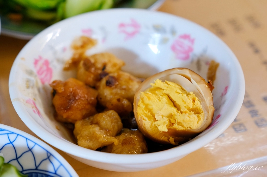 台南中西｜保安路米糕．台南米其林必比登推介．在地一甲子的米糕店 @飛天璇的口袋