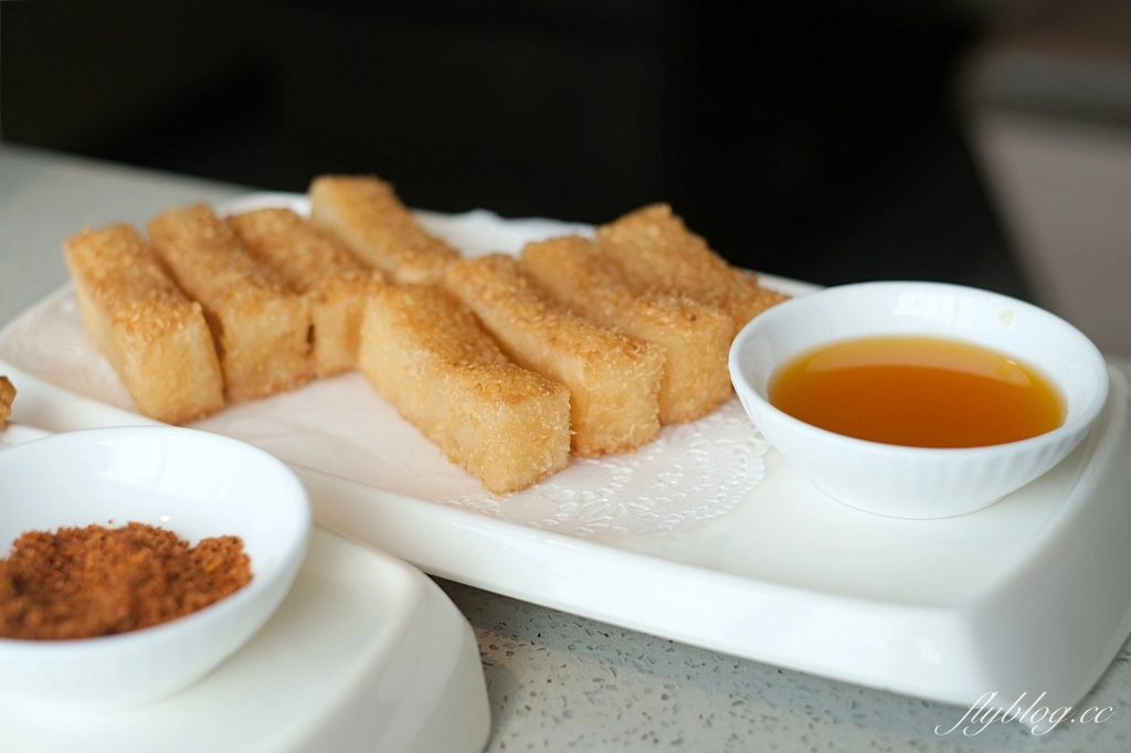 台中西屯｜海底撈火鍋．特殊服務有哪些？隱藏版吃法和特色醬料介紹 @飛天璇的口袋