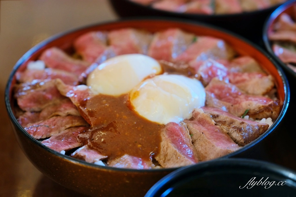 日本熊本｜やま康．山康阿蘇牛料理専門店，阿蘇火山下高森美食 @飛天璇的口袋