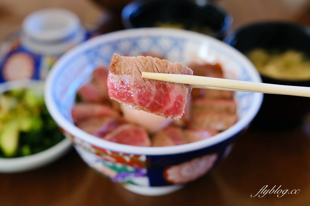 日本熊本｜やま康．山康阿蘇牛料理専門店，阿蘇火山下高森美食 @飛天璇的口袋