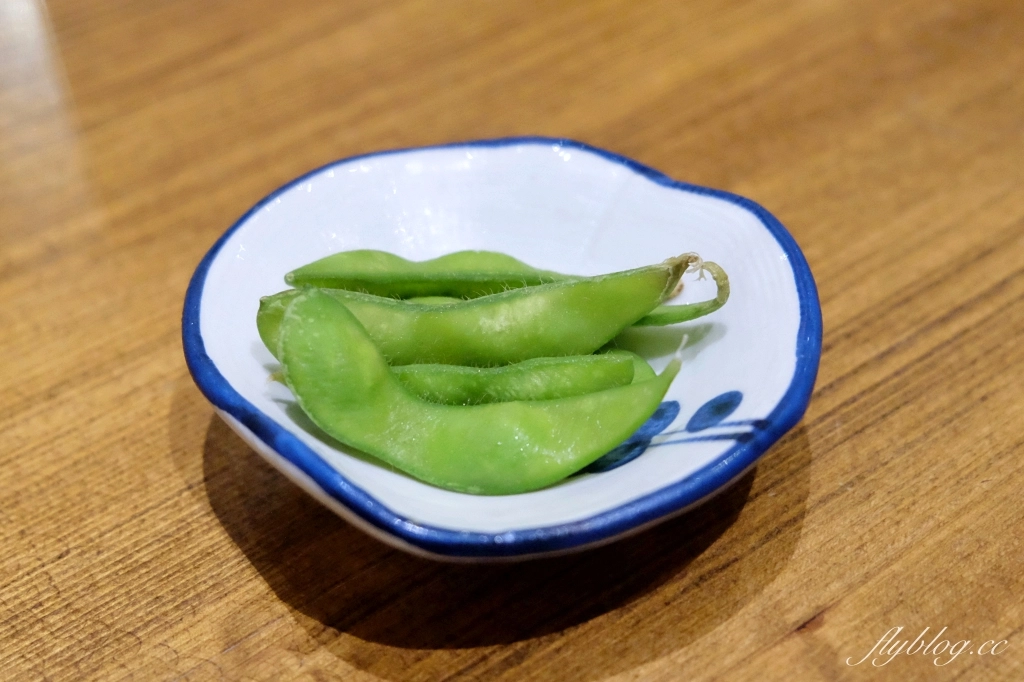 台中北屯｜樂座爐端燒．用船槳送菜到面前，日式榻榻米用餐區 @飛天璇的口袋