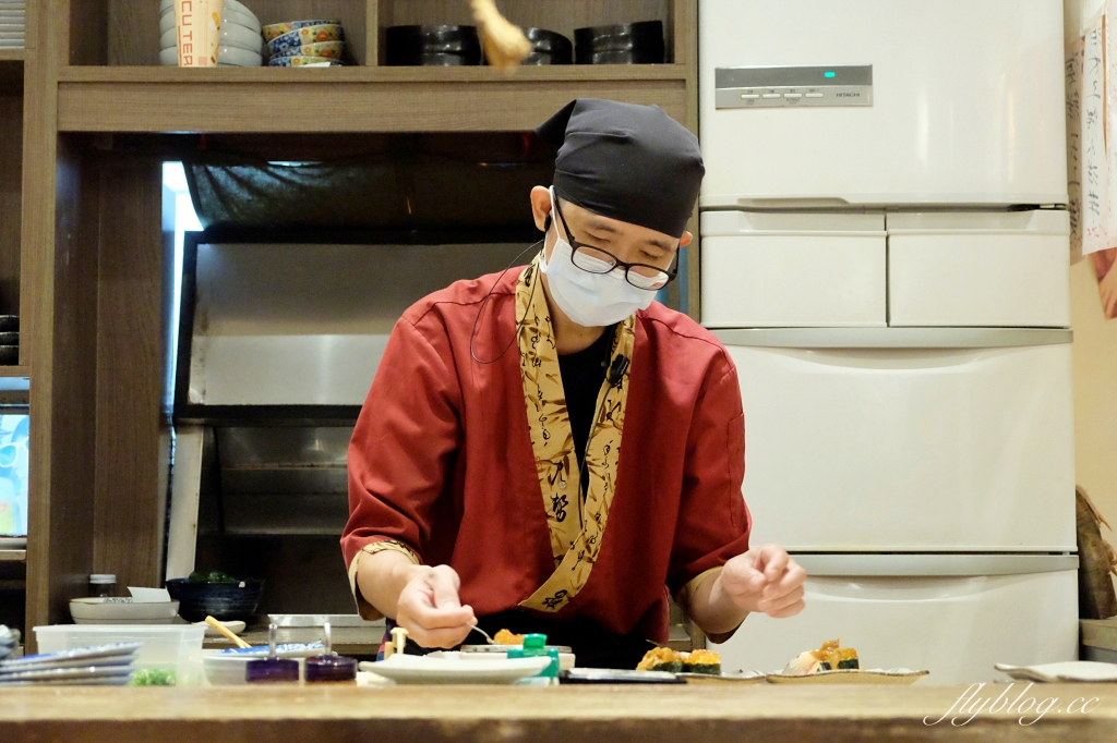 台中北屯｜樂座爐端燒．用船槳送菜到面前，日式榻榻米用餐區 @飛天璇的口袋