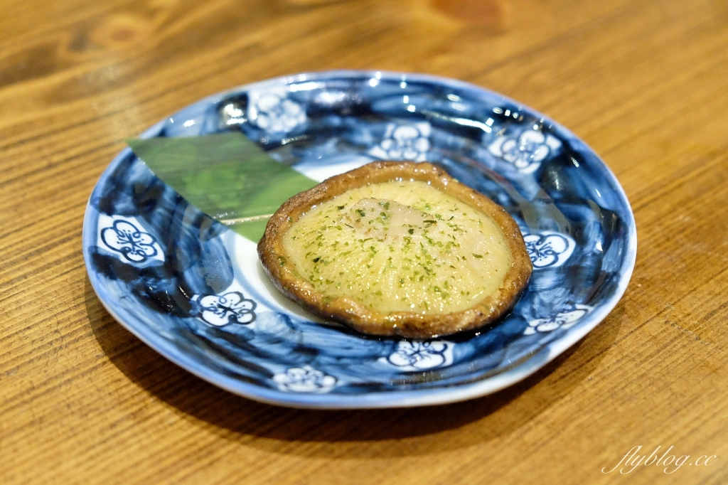 台中北屯｜樂座爐端燒．用船槳送菜到面前，日式榻榻米用餐區 @飛天璇的口袋