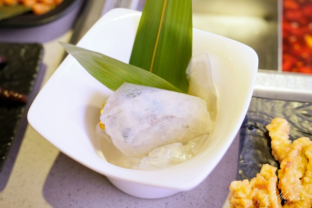 台中西屯｜海底撈火鍋．特殊服務有哪些？隱藏版吃法和特色醬料介紹 @飛天璇的口袋