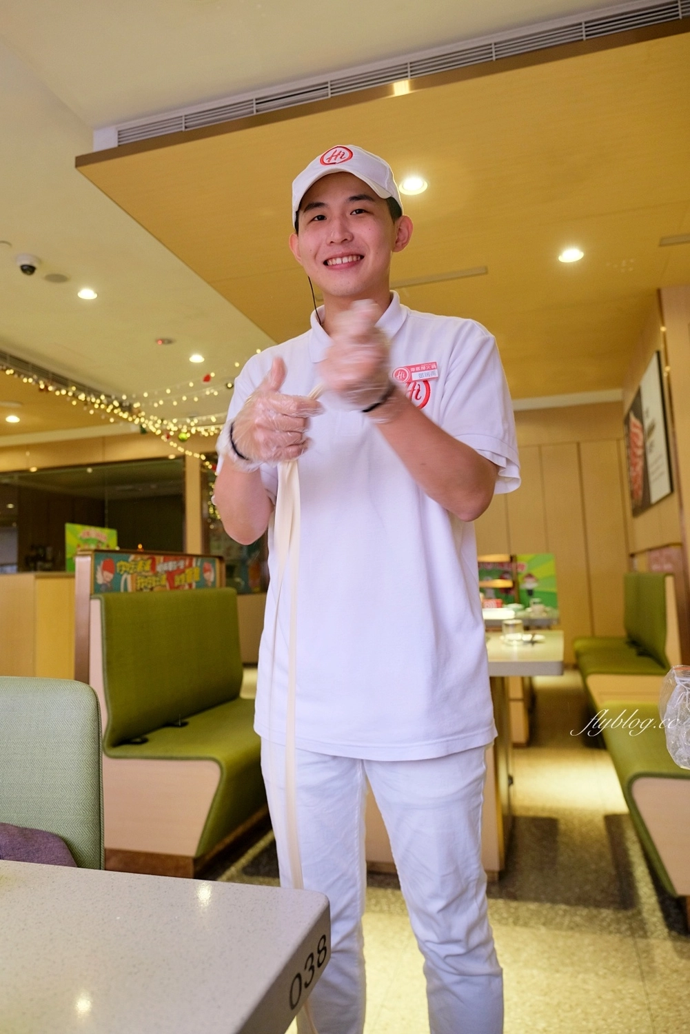 台中西屯｜海底撈火鍋．特殊服務有哪些？隱藏版吃法和特色醬料介紹 @飛天璇的口袋