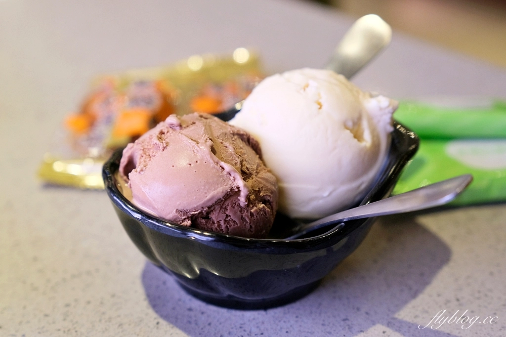 台中西屯｜海底撈火鍋．特殊服務有哪些？隱藏版吃法和特色醬料介紹 @飛天璇的口袋