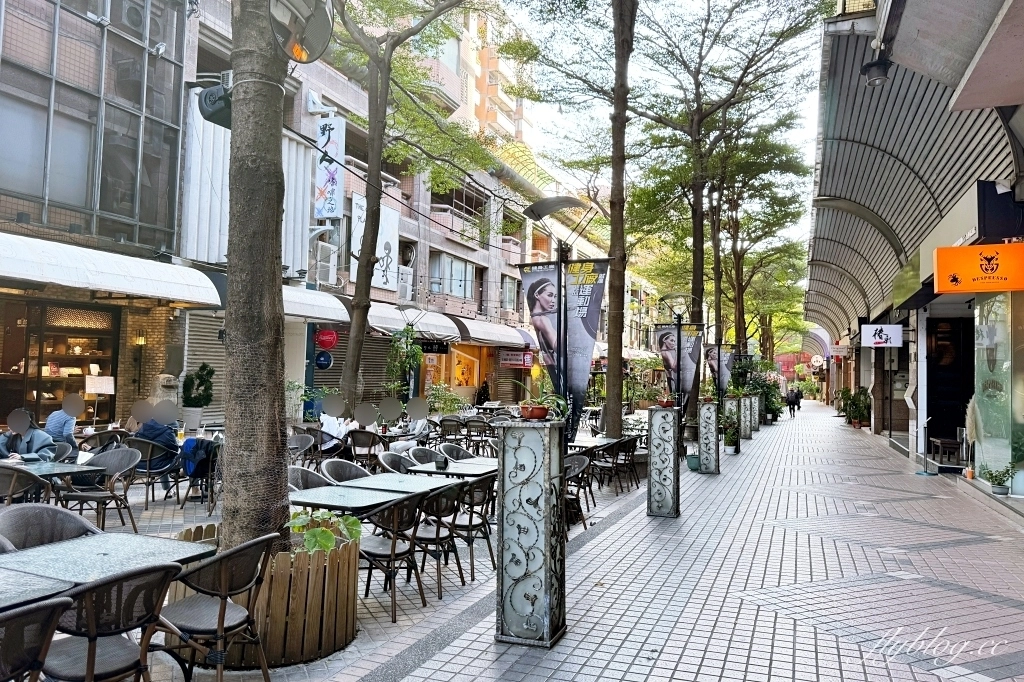 台中西屯｜多美咖啡．原沒有名字的咖啡館．精明一街老宅風新亮點 @飛天璇的口袋