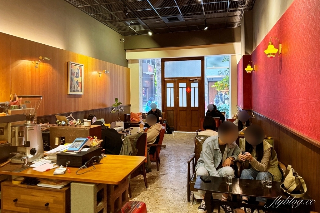 台中西屯｜多美咖啡．原沒有名字的咖啡館．精明一街老宅風新亮點 @飛天璇的口袋