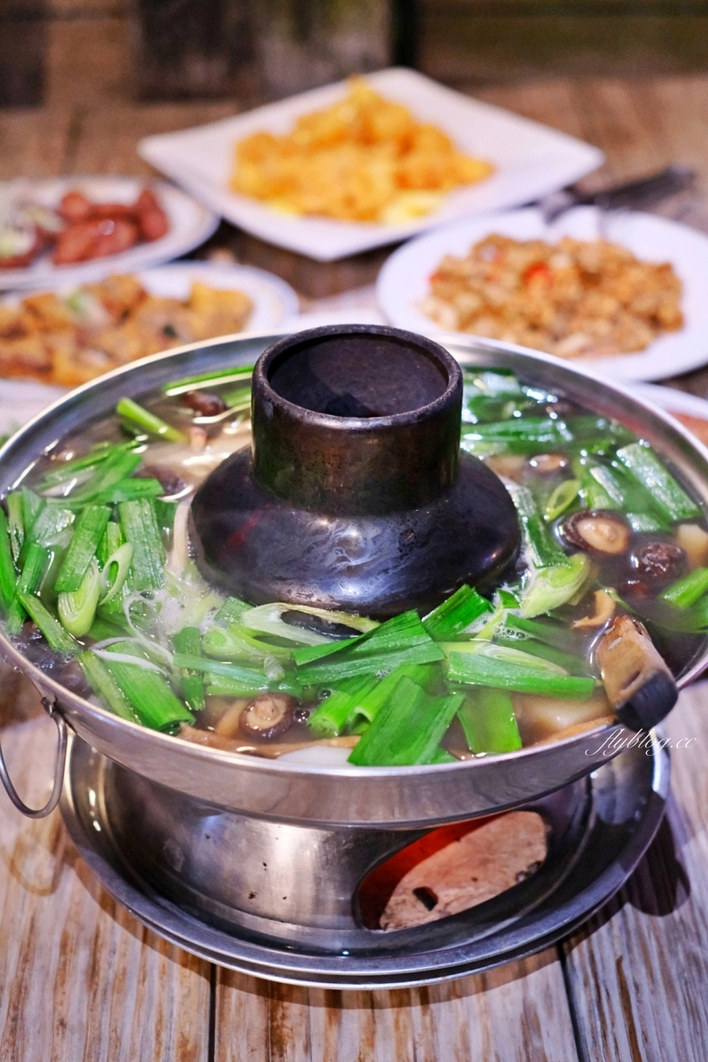 台中北屯｜酒攤．充滿復古味的老宅，品嚐古早味台菜，崇德路美食推薦 @飛天璇的口袋