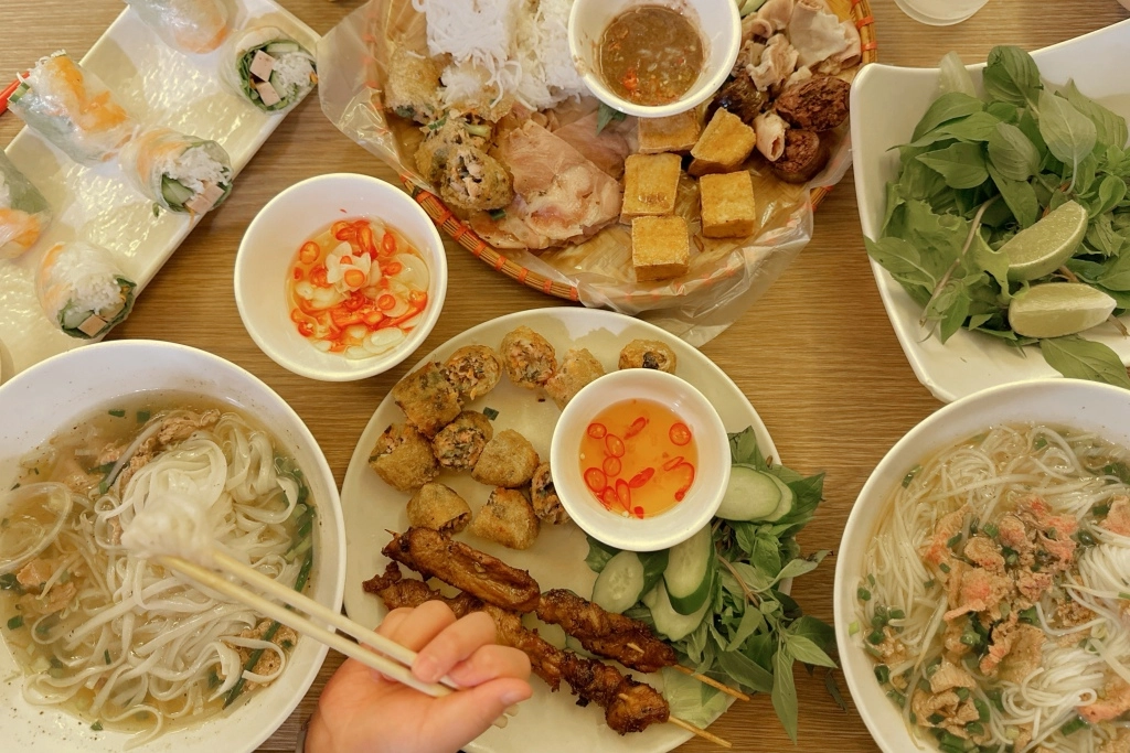 台中中區｜越南你好 Hello Vietnam．河內美食成功店，米其林必比登推薦 @飛天璇的口袋