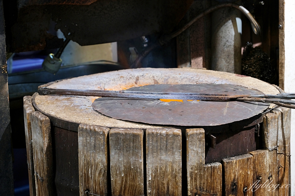 台中西屯｜帝鈞胡椒餅．紅到國外的逢甲夜市美食，榮獲米其林指南推薦 @飛天璇的口袋