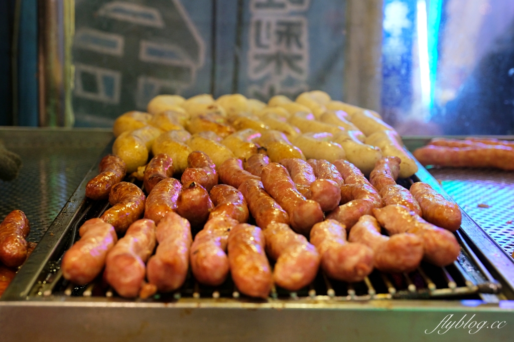 台中西屯｜官芝霖大腸包小腸．逢甲夜市人氣美食，吃的是一種台中人的回憶 @飛天璇的口袋