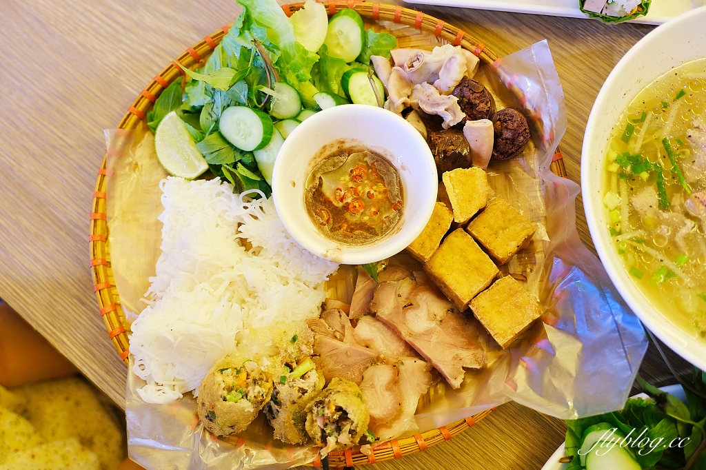 台中中區｜越南你好 Hello Vietnam．河內美食成功店，米其林必比登推薦 @飛天璇的口袋