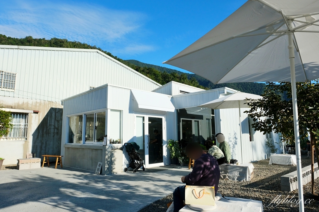 南投埔里｜Middle coffee 明豆咖啡．地母廟旁的韓系咖啡館，咖啡好喝有水準 @飛天璇的口袋