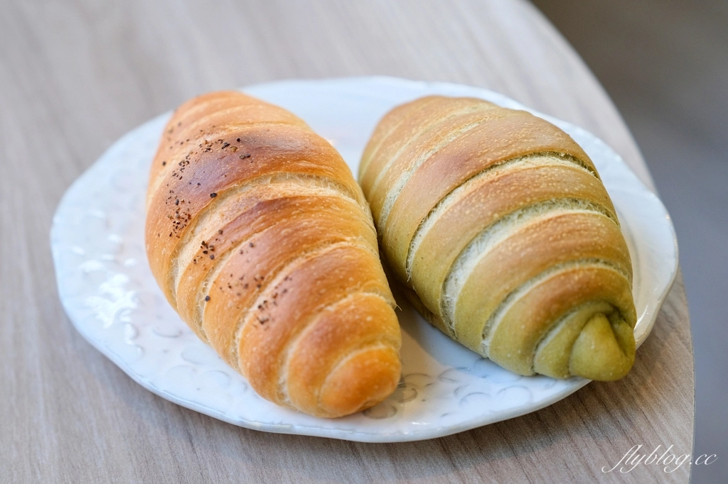 彰化美食｜浮生咖啡．彰化純白貨櫃屋咖啡館，超有水準的咖啡和甜點 @飛天璇的口袋