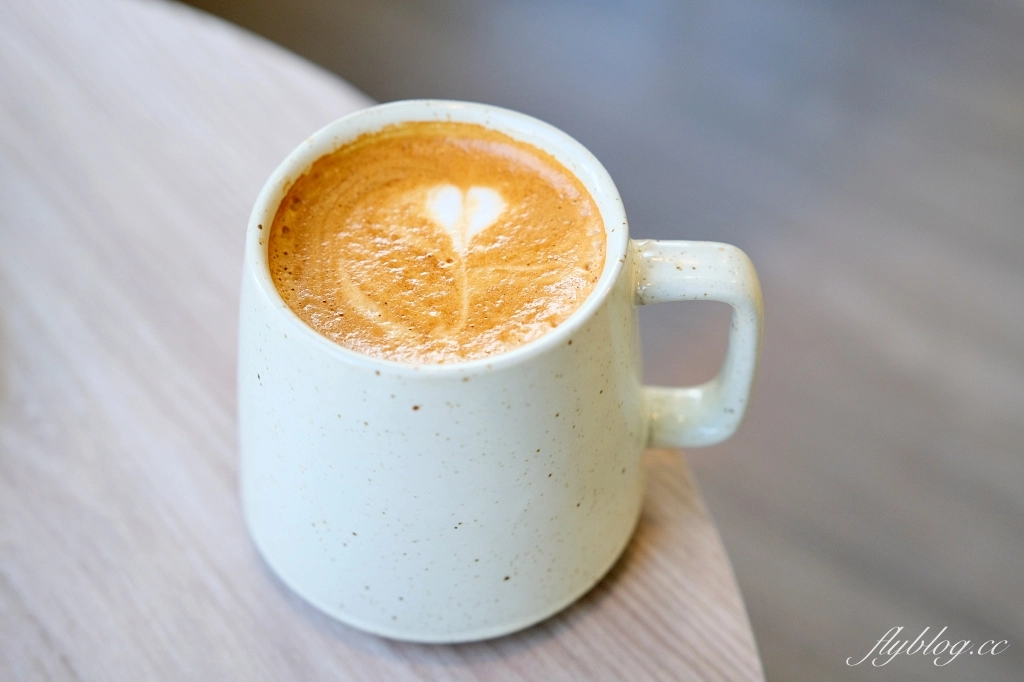 彰化美食｜浮生咖啡．彰化純白貨櫃屋咖啡館，超有水準的咖啡和甜點 @飛天璇的口袋