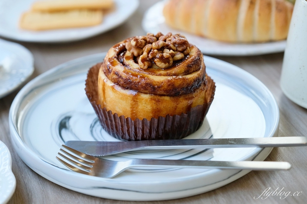 彰化美食｜浮生咖啡．彰化純白貨櫃屋咖啡館，超有水準的咖啡和甜點 @飛天璇的口袋