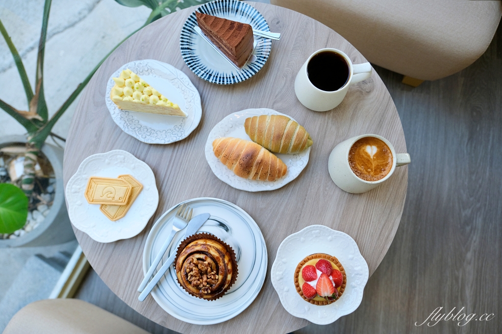 彰化美食｜浮生咖啡．彰化純白貨櫃屋咖啡館，超有水準的咖啡和甜點 @飛天璇的口袋