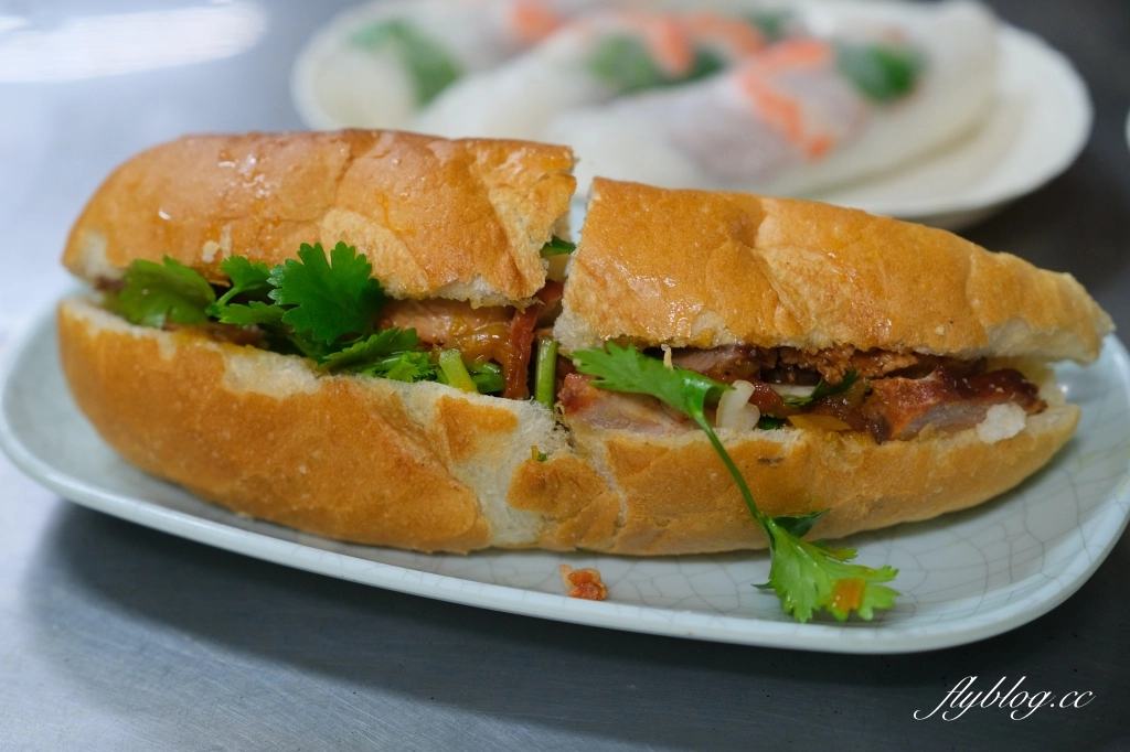 台中西屯｜家鄉越南小吃．水湳在地越南料理，推薦法國麵包好好吃 @飛天璇的口袋