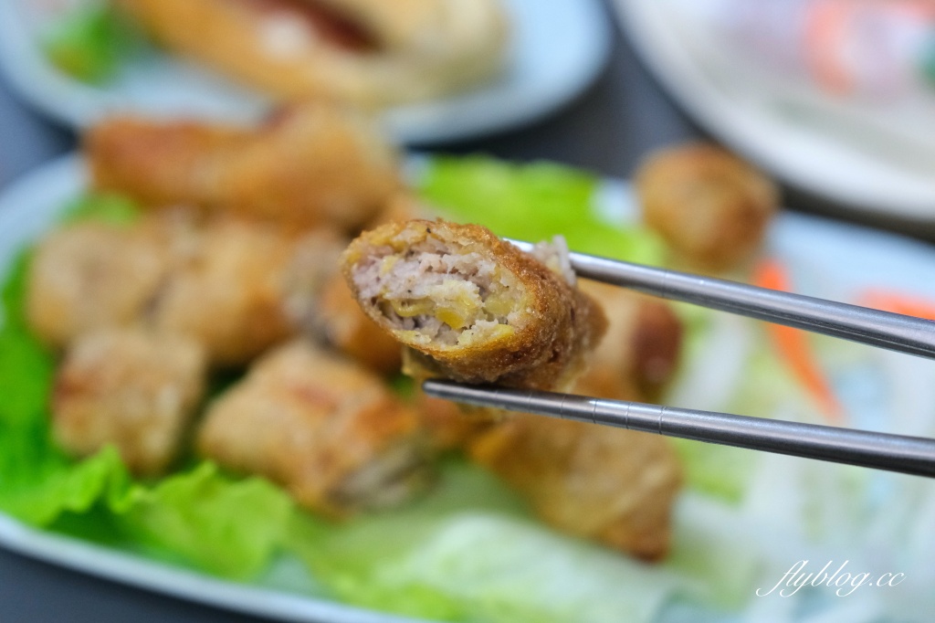 台中西屯｜家鄉越南小吃．水湳在地越南料理，推薦法國麵包好好吃 @飛天璇的口袋