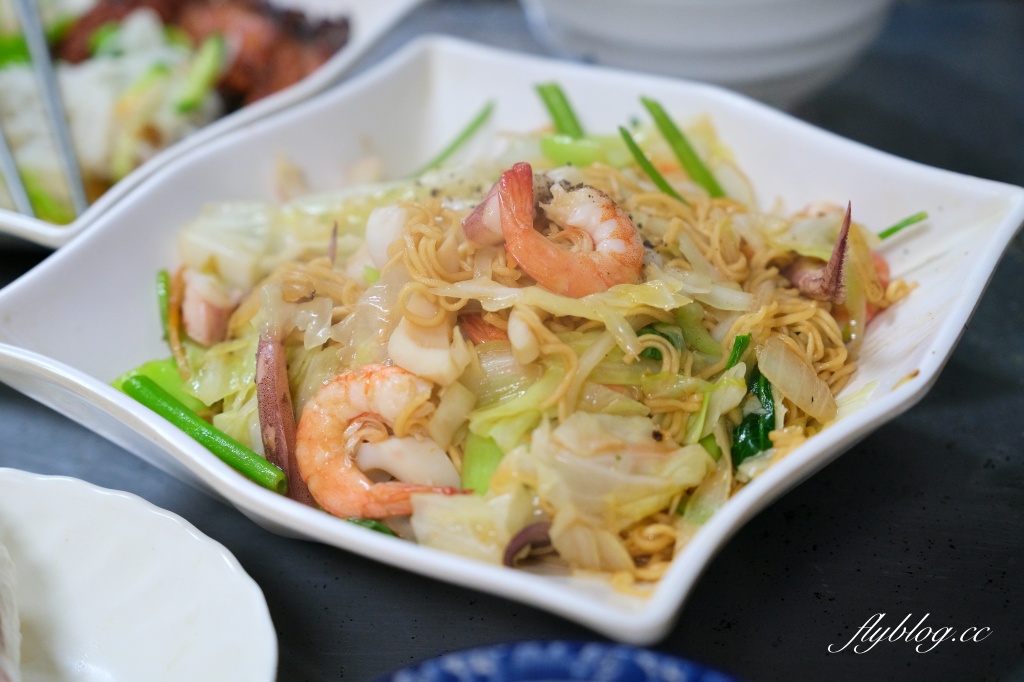 台中西屯｜家鄉越南小吃．水湳在地越南料理，推薦法國麵包好好吃 @飛天璇的口袋