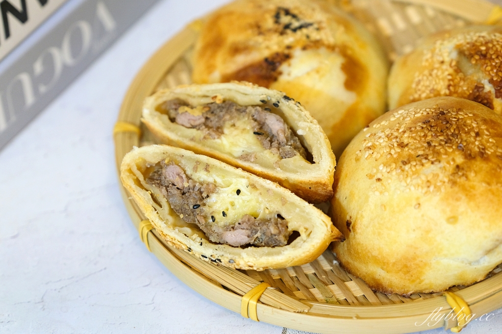 台中西區｜黃家胡椒餅．預約才吃得到，會牽絲的胡椒餅 @飛天璇的口袋