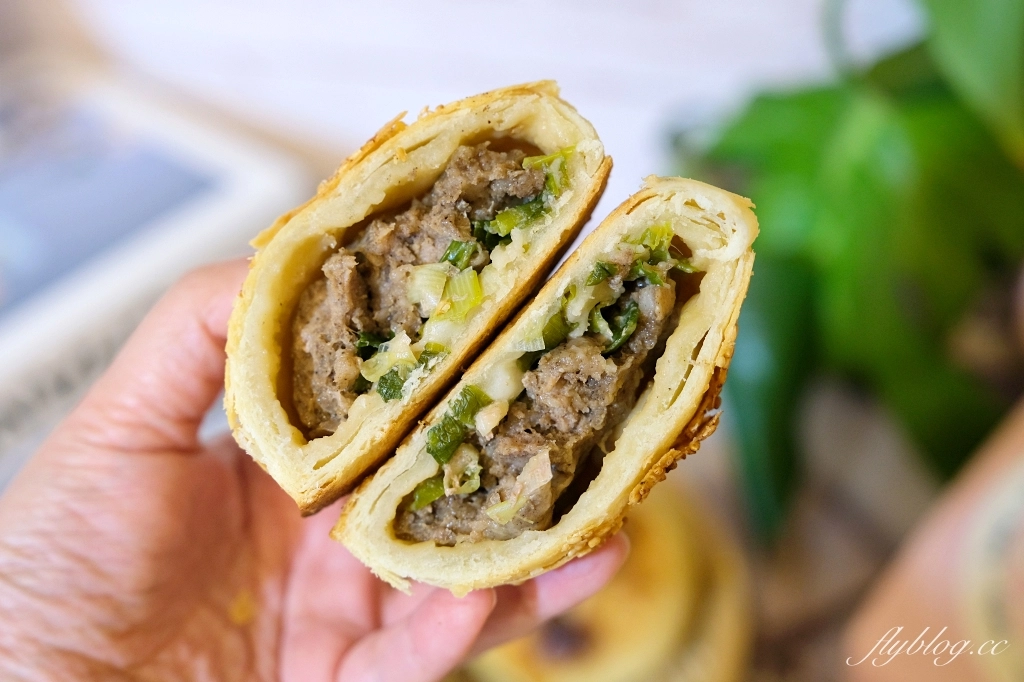 台中西區｜黃家胡椒餅．預約才吃得到，會牽絲的胡椒餅 @飛天璇的口袋