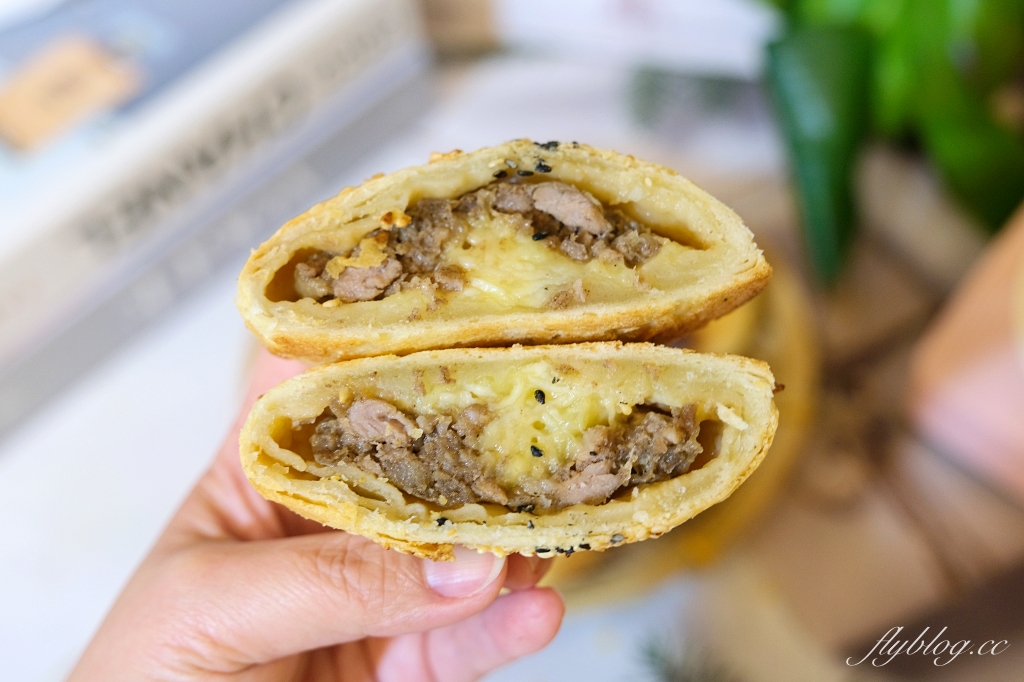 台中西區｜黃家胡椒餅．預約才吃得到，會牽絲的胡椒餅 @飛天璇的口袋