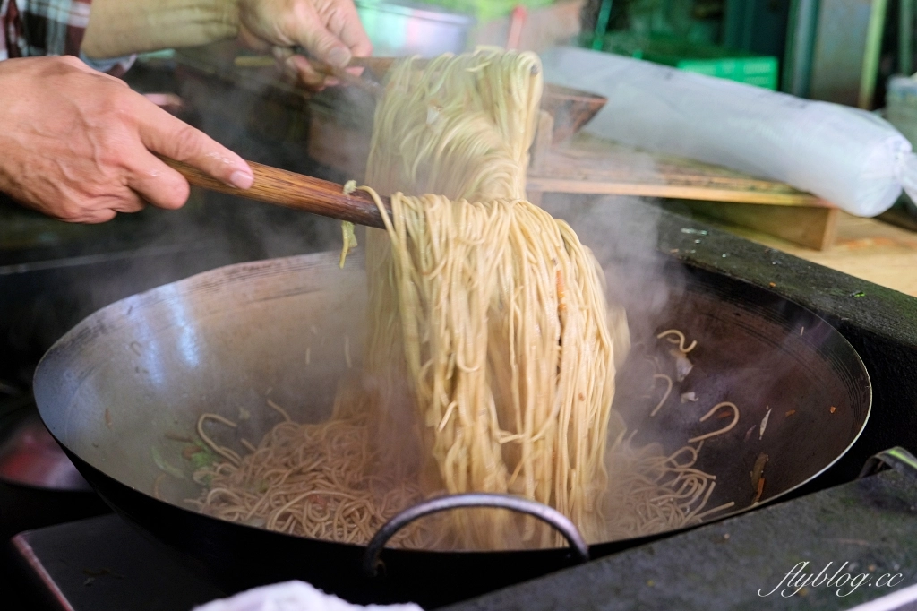 台中西屯｜阿蓮麵店．水湳市場60年美食，環境不佳餐點實在 @飛天璇的口袋
